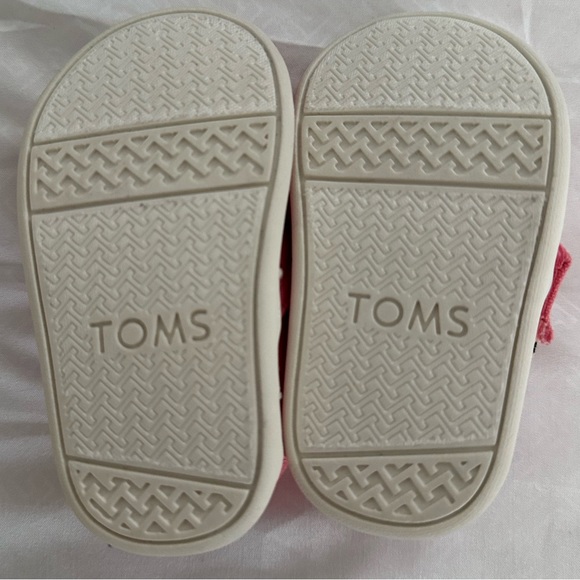 Toms Girls Walker Shoe Size 4 - Picture 6 of 6